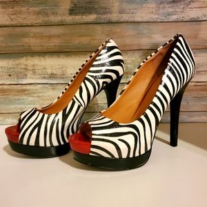 Animal print heels, size 6.5